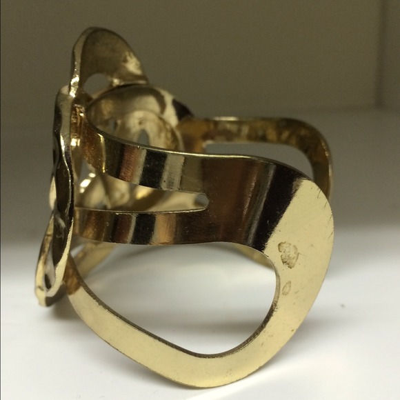 Gold bangle - Picture 2 of 2