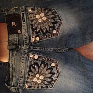Miss Me jeans! Daisy pockets.