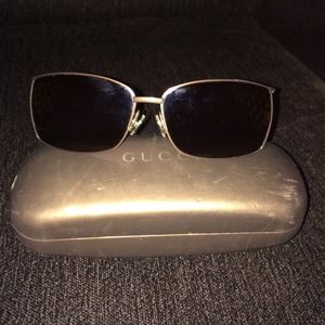 Beautiful authentic sunglasses!!!
