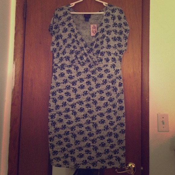 cute lightweight floral dress!