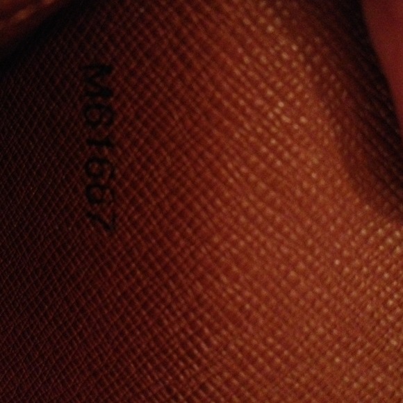 💢SOLD💢😃Louis Vuitton wallet - Picture 4 of 4