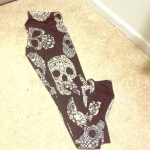 Cutest skull leggings