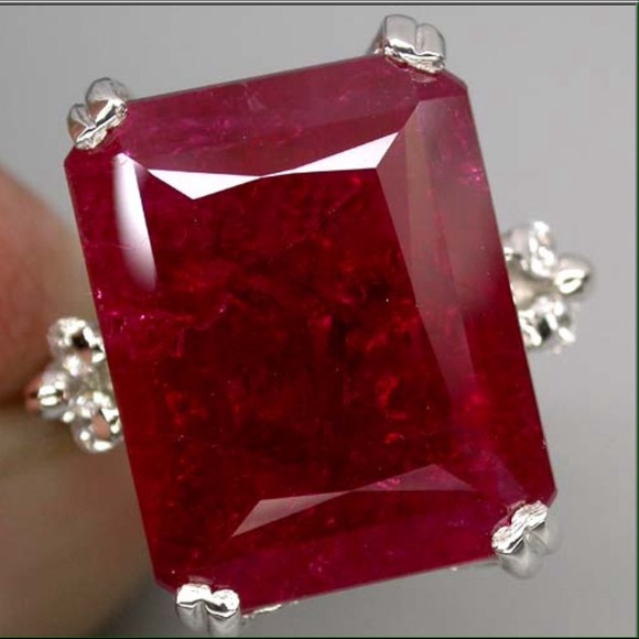 PIGEON RED RUBY MAIN STONE, SAPPHIRE, 9.25 Silver