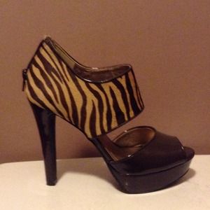 BCBGeneration: dark brown/zebra open toe