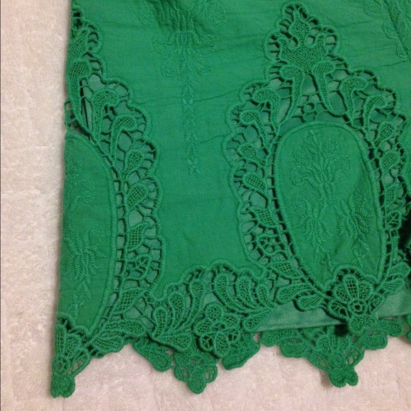 Green Lace Slip-On Shorts - Picture 3 of 4