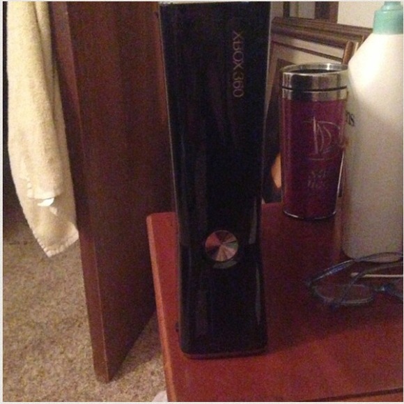 Xbox 360 - Picture 2 of 4