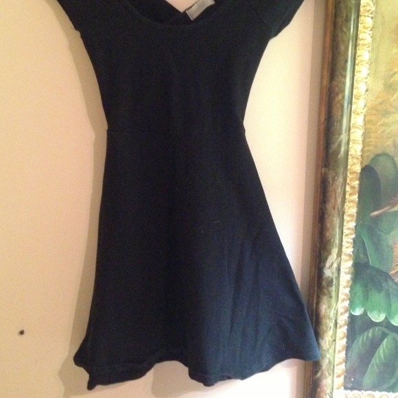 *SOLD*Casual and simple black dress - Picture 3 of 4