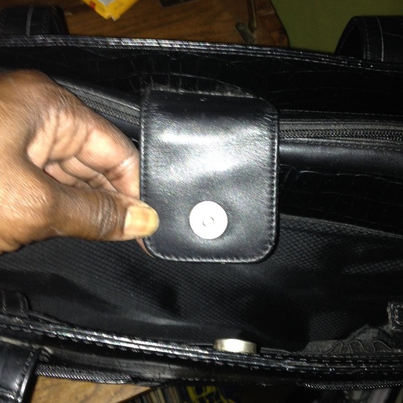 15" black Buxton, genuine leather ext computer bag - Picture 4 of 4