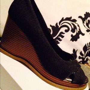 American Eagle Wedges