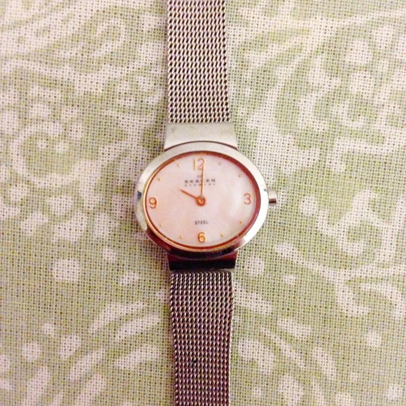 Skagen Women's watch - adjustable & stylish