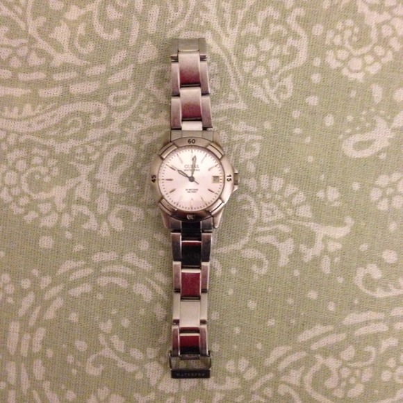 Guess Steel Water resistant watch - Picture 4 of 4