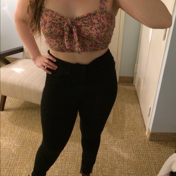 ❤️donated❤️floral Crop Tank - Picture 3 of 4