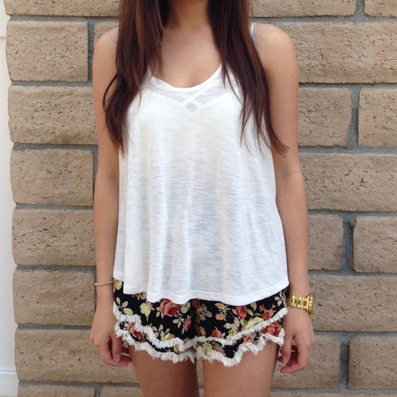 Black Floral Shorts Dupe - Picture 4 of 4