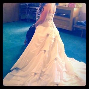 Wedding dress:)) very beautiful!!