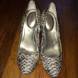 Me Too Snake Print Size 9.5