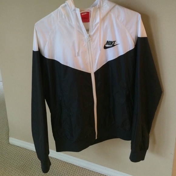 NIKE jacket (NWOT)