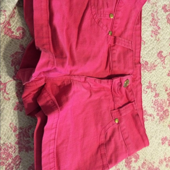 Shorts - Picture 2 of 4