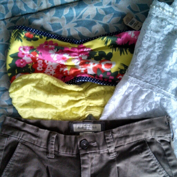 Two bandeaus from hollister - Picture 3 of 4