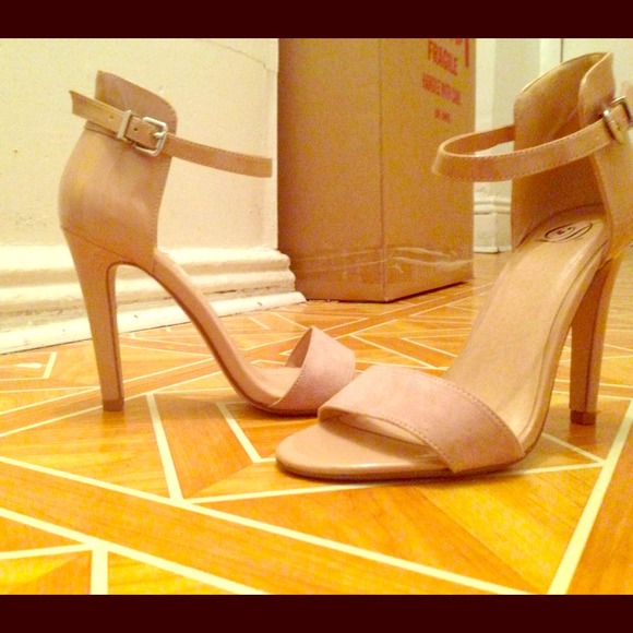 Strappy heels sz 6.5