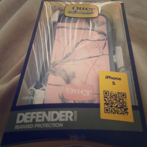 TRADED Otterbox Defender With Belt Clp iPhone 5 5s