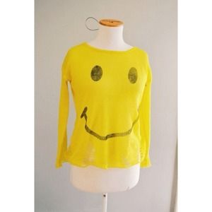 ✖️Traded ✖️Smiley Face Distressed Sweater