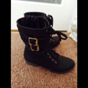 Material Girl, bergen booties