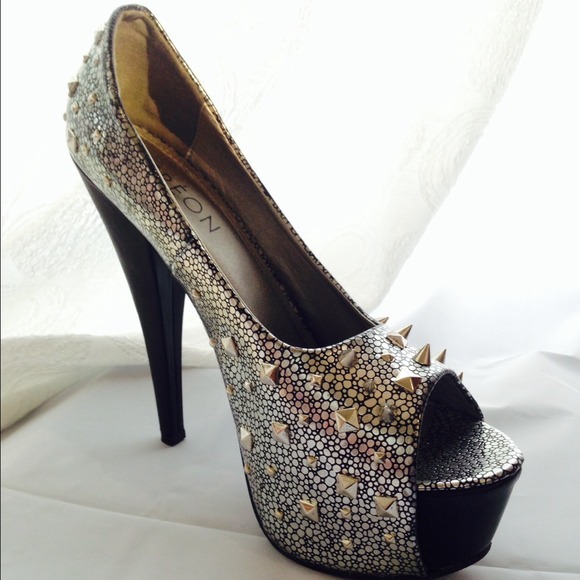 dereon  Shoes - 🔱Dereon Platform Heel