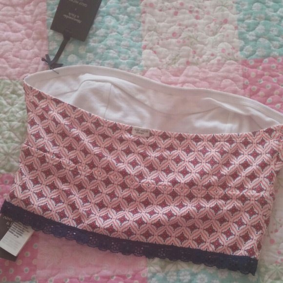 Cute A&F cropped top. Brand new