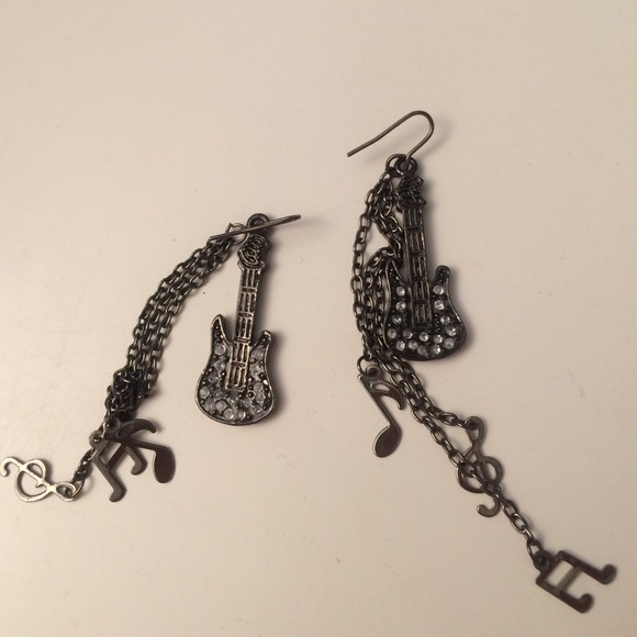 Super cute guitar earrings