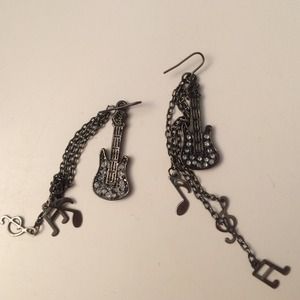 Super cute guitar earrings