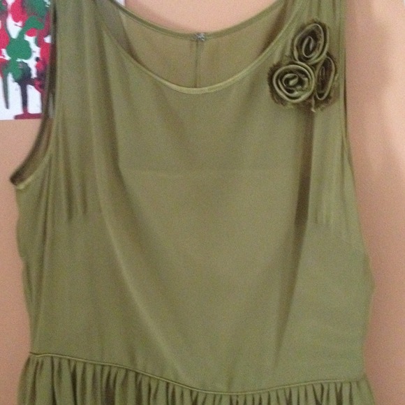 Dress - Picture 2 of 4