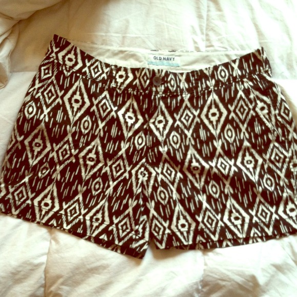 Old navy patterned shorts