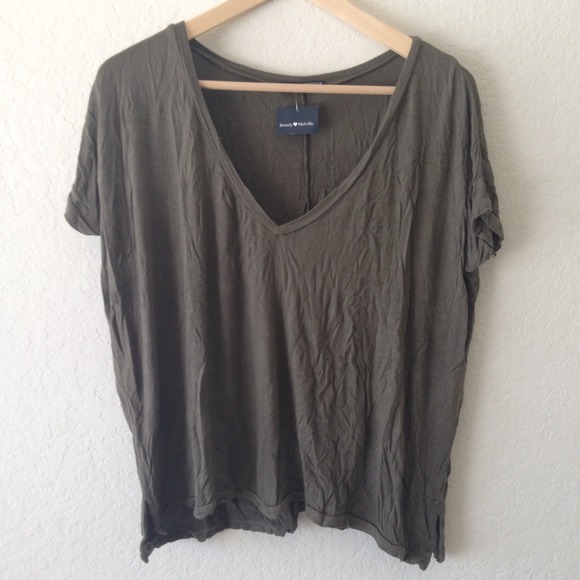 Brandy Melville Sheron Top Olive
