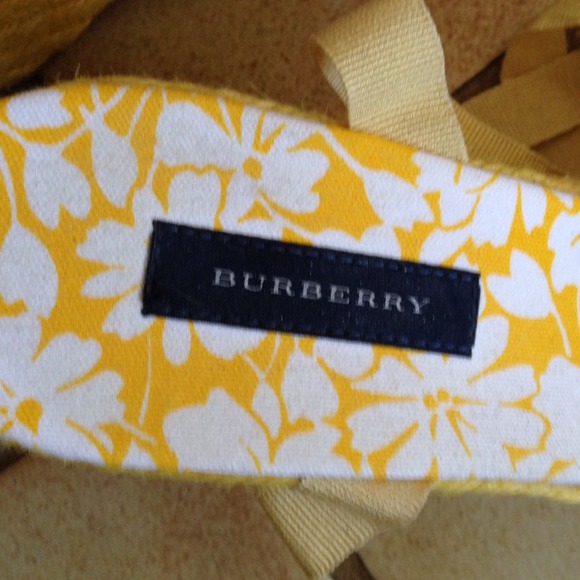 Espadrilles Authentic Burberry canary yellow NEW - Picture 3 of 4