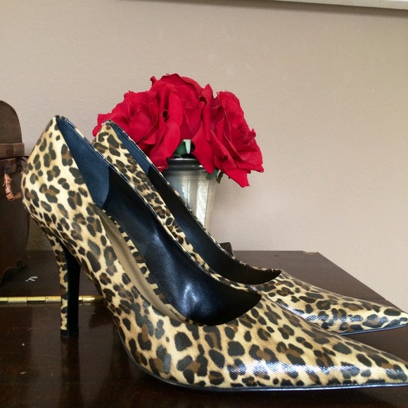 🔮🔮SOLD IN BUNDLE🔮🔮 - Picture 2 of 4