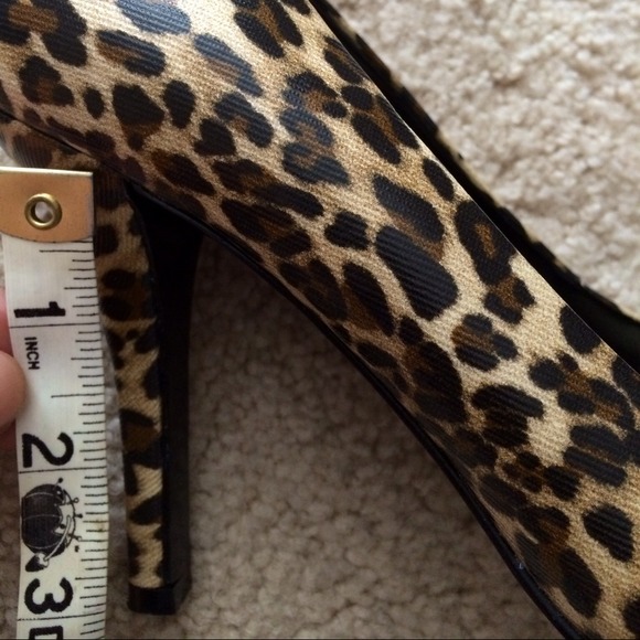 🔮🔮SOLD IN BUNDLE🔮🔮 - Picture 4 of 4