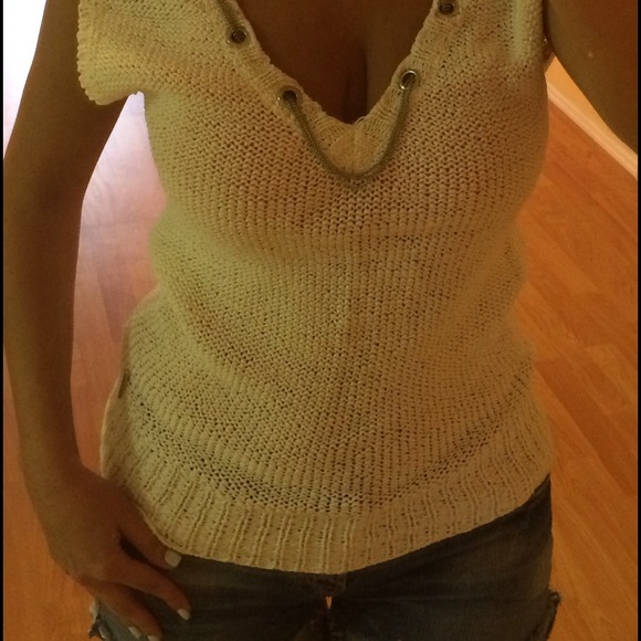 Authentic GUESS knitted open back top sz XSmall - Picture 2 of 2