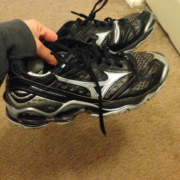 Mizuno shoes - Picture 1 of 1