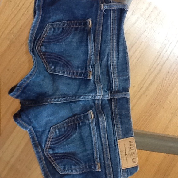 Hollister shorts***(SOLD in bundle)*** - Picture 2 of 3