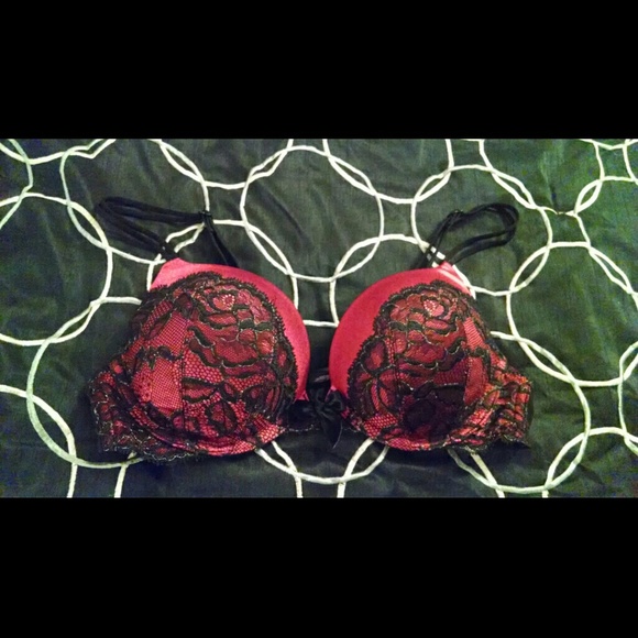 SOLD IN BUNDLE Red bombshell bra with black lace