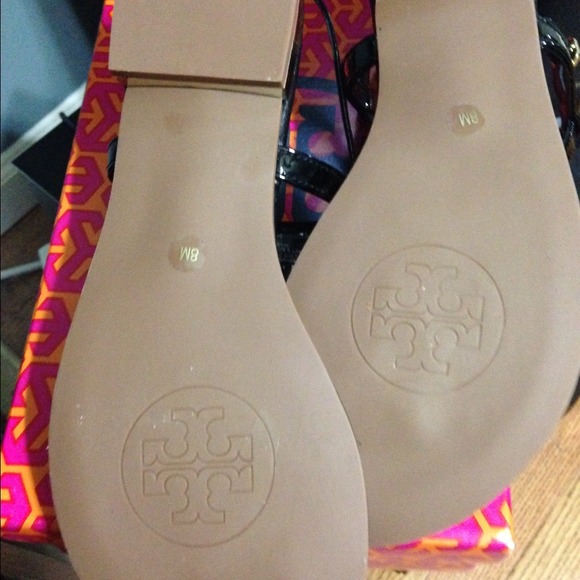 😍😍authentic Tory burch Briton sandals - Picture 3 of 4