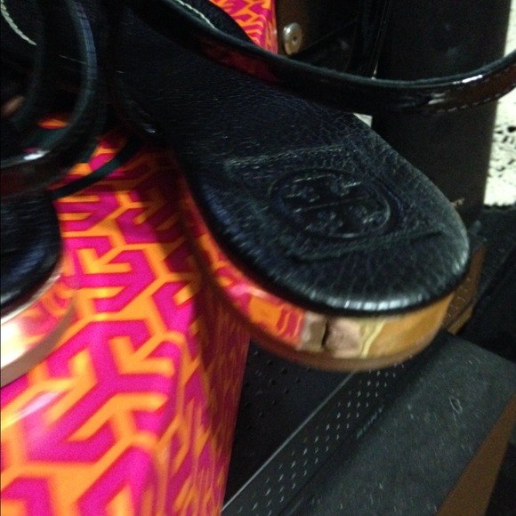 😍😍authentic Tory burch Briton sandals - Picture 4 of 4