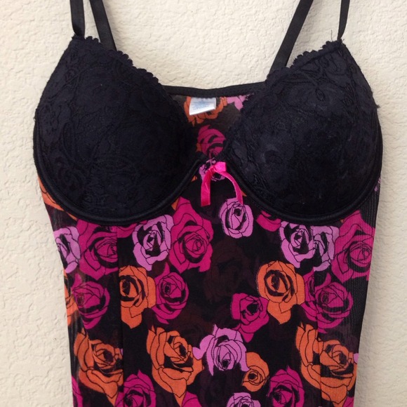 Lingerie - Picture 2 of 2