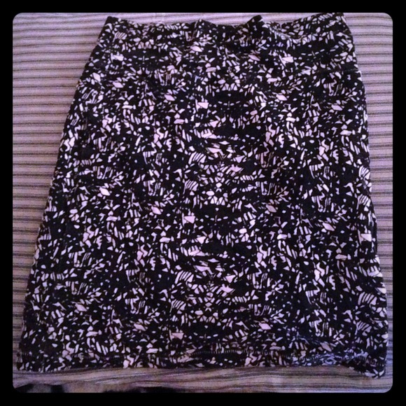 Black and cream colored mini skirt from forever21