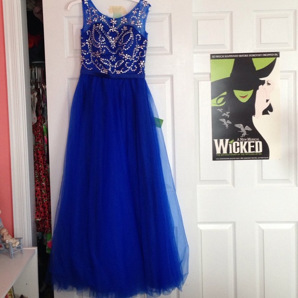 Never worn! 🚫SOLD🚫 - Picture 3 of 4