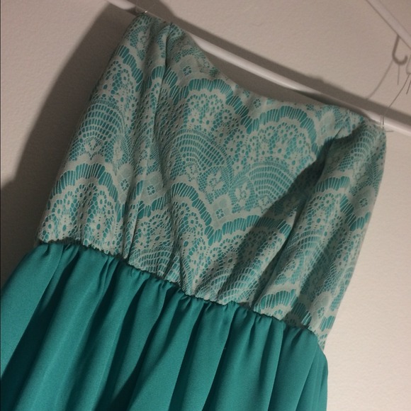 Strapless turquoise dress with lace overlay - Picture 2 of 3