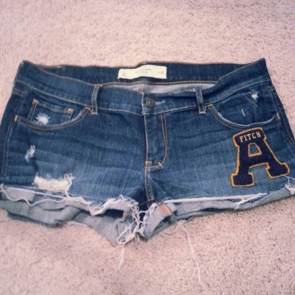 *SOLD* Abercrombie & Fitch jean shorts