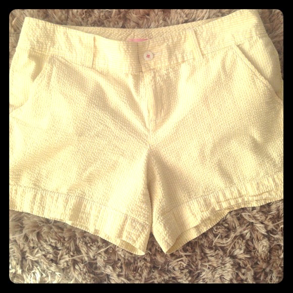 Lilly Pulitzer yellow seersucker shorts!