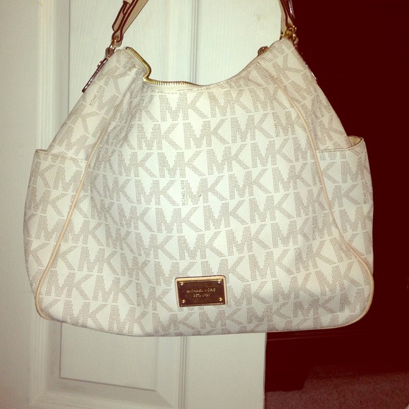 Micheal kors purse