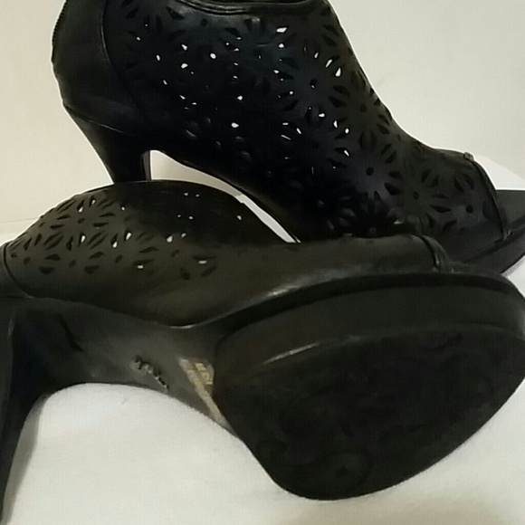 Fashionable back shoe with hill - Picture 3 of 4